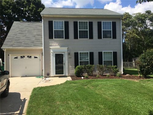 3703 Queenswood Ln, Jamestown, NC, 27282-9589 | Card Image