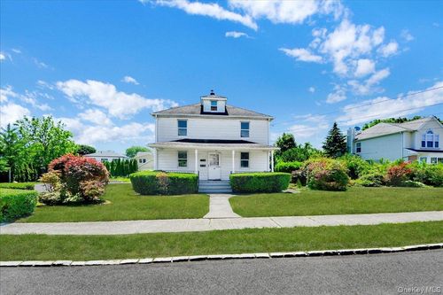 78 Maple St, Roslyn Heights, NY, 11577-1988 | Card Image