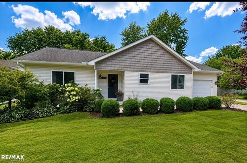 51571 Bedford Street, New Baltimore, MI, 48047 | Card Image
