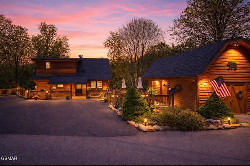 3209 Bear Country Way, Sevierville, TN, 37876-6580 | Card Image