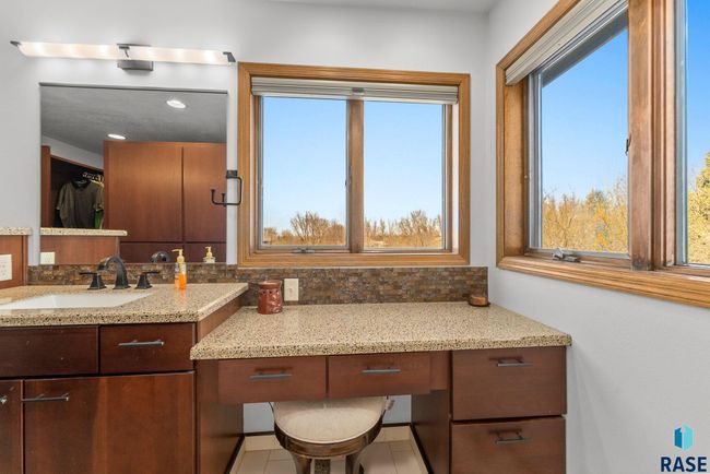 904 W Chicory Ln, House other with 5 bedrooms, 5 bathrooms and null parking in Sioux Falls SD | Image 43