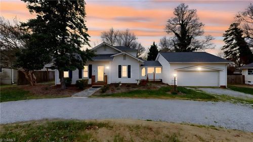 905 Old Winston Rd, High Point, NC, 27265-1946 | Card Image