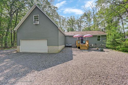 46 Wagon Rd, Jefferson Twp, PA, 18436-3951 | Card Image