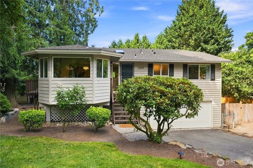 1439 227th Avenue Se, Sammamish, WA, 98075 | Card Image