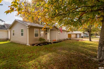 721 N 17 Th Street, House attached with 3 bedrooms, 2 bathrooms and null parking in Herrin IL | Image 2