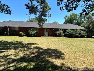 700 S Oliphant, House other with 3 bedrooms, 2 bathrooms and null parking in Holdenville OK | Image 1