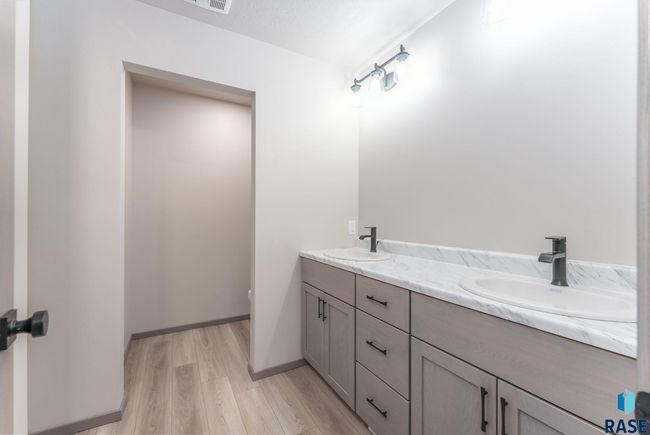 711 Dakota Ave, Townhouse with 3 bedrooms, 3 bathrooms and null parking in Dell Rapids SD | Image 22