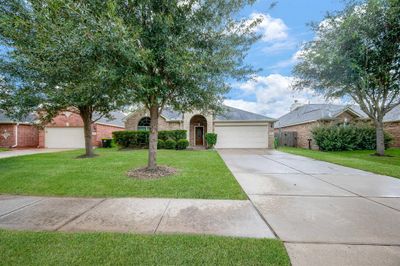 2000 Golden Creek Lane, House other with 4 bedrooms, 2 bathrooms and null parking in Richmond TX | Image 3