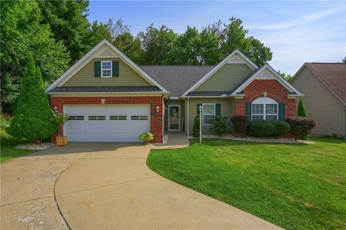100 Whitetail Dr, Beaver Falls, PA, 15010-1762 | Card Image