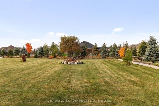10 Brolley Cres, House other with 4 bedrooms, 4 bathrooms and 10 parking in Thornton ON | Image 37