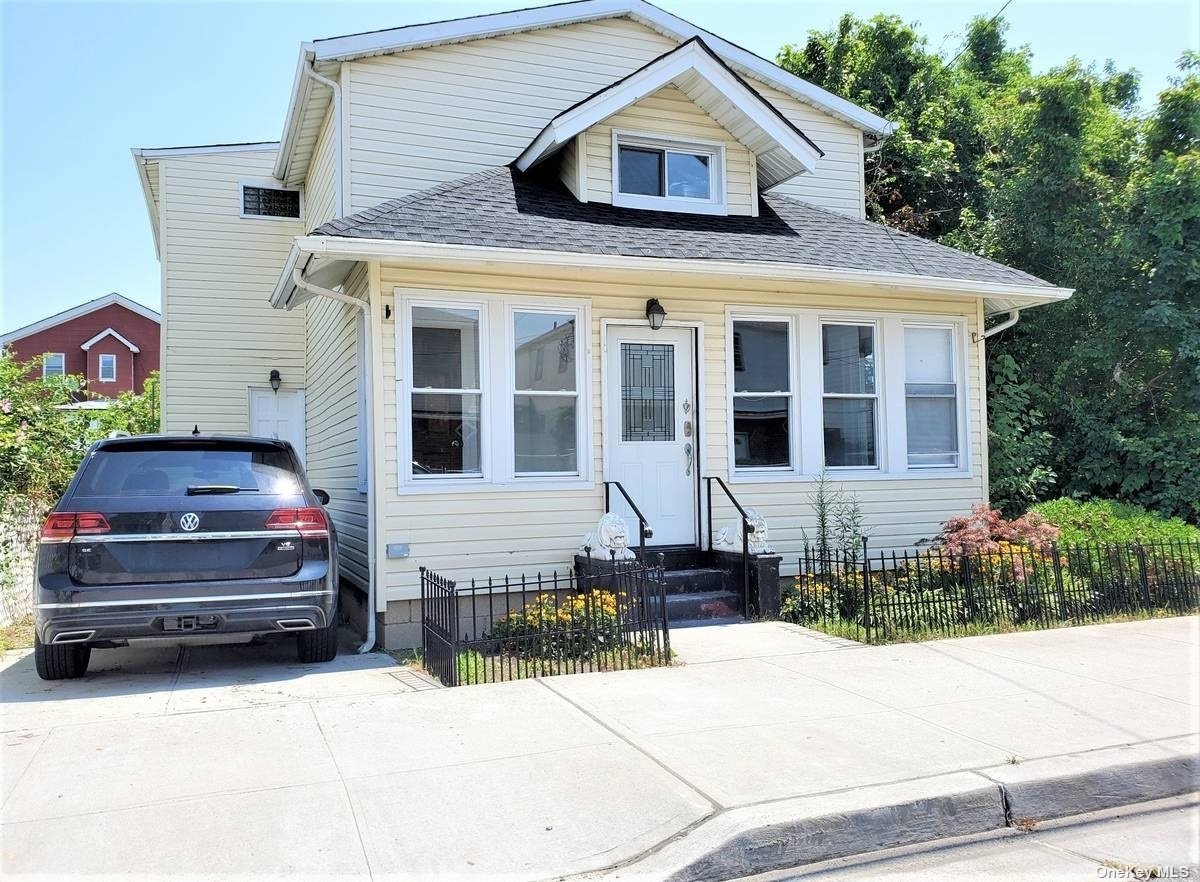Beach 46th St, Far Rockaway, NY 11691