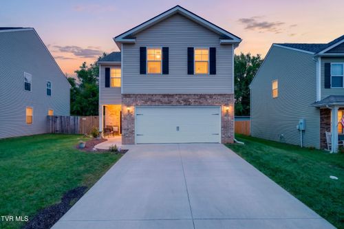 231 Crockett Dr, Church Hill, TN, 37642-4724 | Card Image