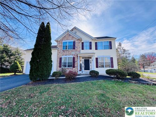 585 Adams St, Forks Twp, PA, 18040-7948 | Card Image