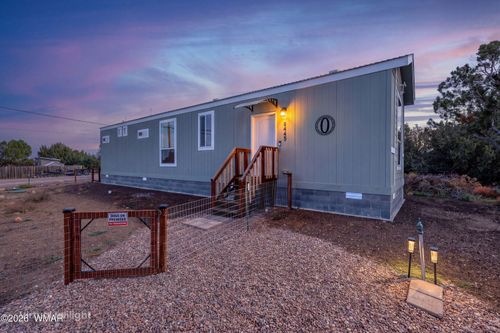 8445 Apache Dr, Show Low, AZ, 85901-7068 | Card Image