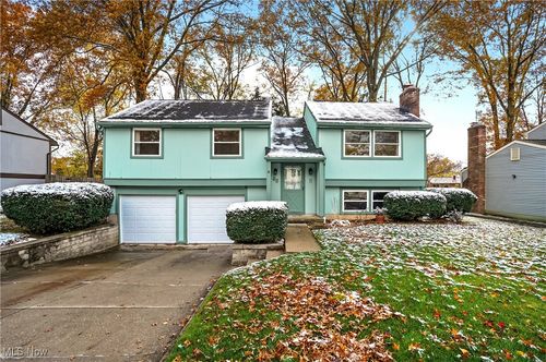 63 Oakhurst Dr, Munroe Falls, OH, 44262-1123 | Card Image