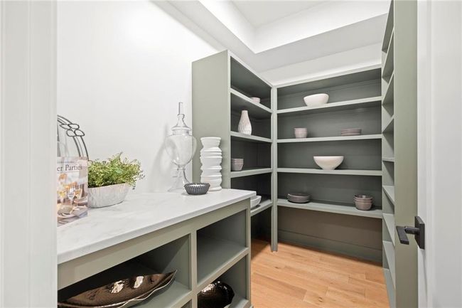 Amazing pantry! | Image 13