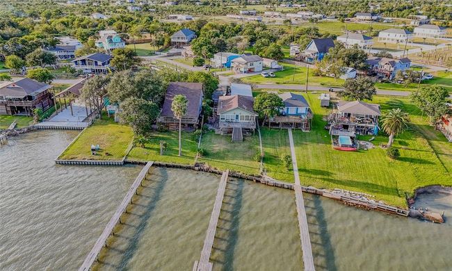 1437 John St, House other with 2 bedrooms, 3 bathrooms and null parking in San Leon TX | Image 8