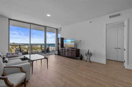 1417-220 Lake Shore Dr, West Palm Beach, FL, 33403-3584 | Card Image