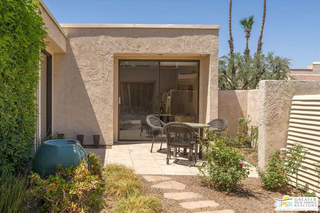 630 Hospitality Dr, Condo with 3 bedrooms, 3 bathrooms and 2 parking in Rancho Mirage CA | Image 32