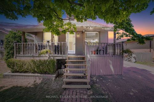 {{alt}} | Card Image