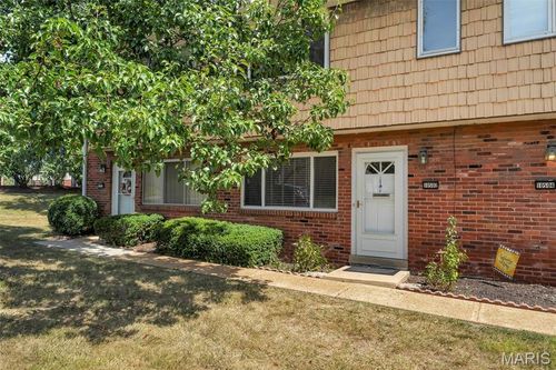 10502 Carroll Wood Way, Saint Louis, MO, 63128-1315 | Card Image