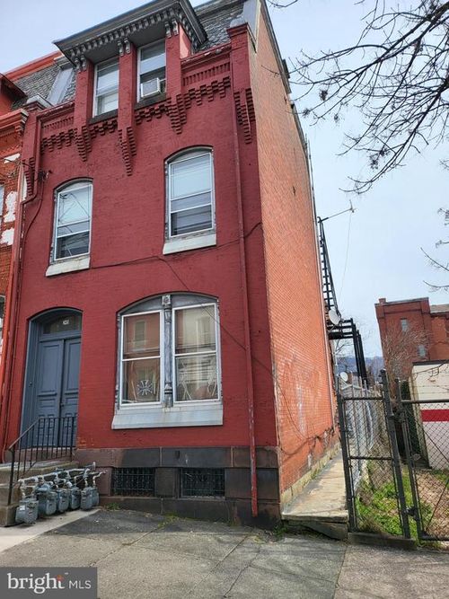 345 N 4th St, READING, PA, 19601-3239 | Card Image
