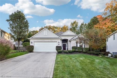 3742 Lovina Ln, Stow, OH, 44224-6428 | Card Image