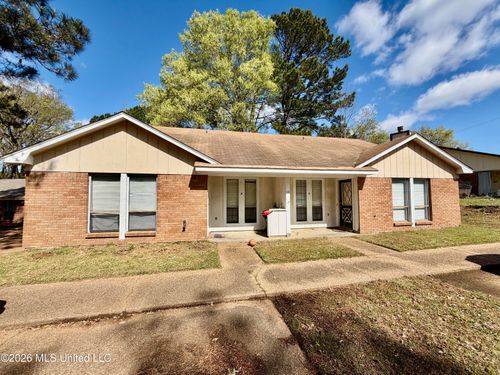 114 A Crestwood Cv, Clinton, MS, 39056-3561 | Card Image