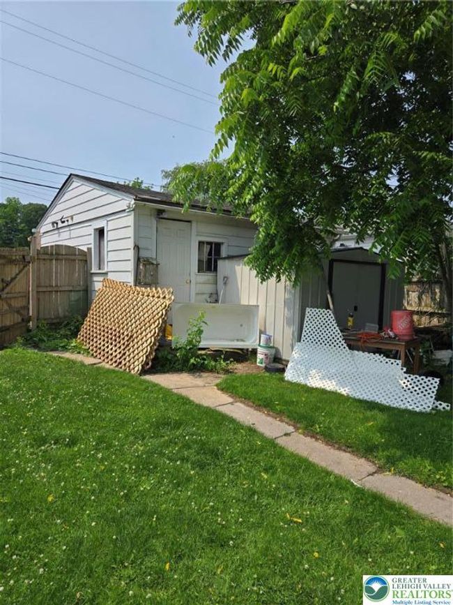 2018 Hanover Ave, House other with 4 bedrooms, 2 bathrooms and null parking in Allentown PA | Image 9