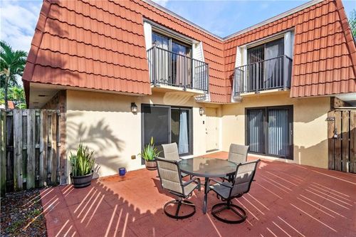 9951 Nw 6th Ct, Plantation, FL, 33324-4915 | Card Image