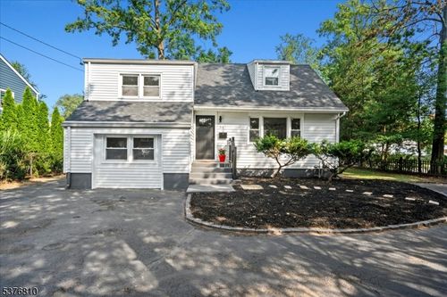 316 Seneca Ave, Middlesex, NJ, 08846-2348 | Card Image
