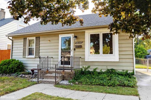 26147 Palmer Blvd, Madison Heights, MI, 48071-3598 | Card Image