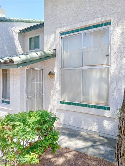 105-2471 Old Forge Ln, Las Vegas, NV, 89121-1056 | Card Image