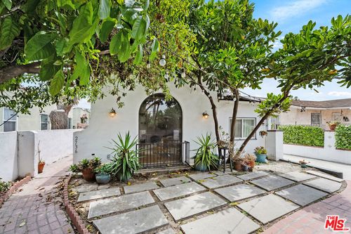 2736 S Cloverdale Ave, Los Angeles, CA, 90016-3418 | Card Image