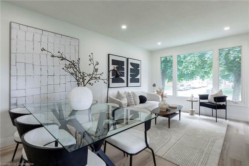 20 Laird Dr, Hamilton, ON, L8T4L7 | Card Image