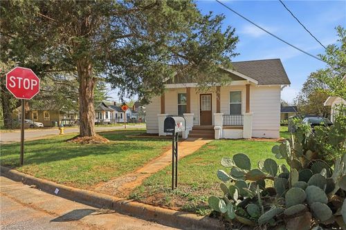 621 A Street, Newton, NC, 28658 | Card Image