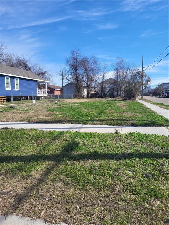 Land in New Orleans