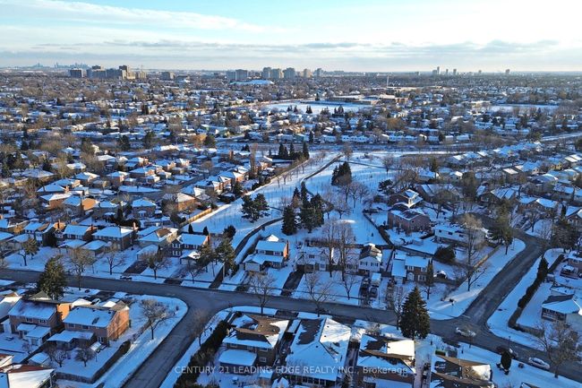 17 Jardine St, House other with 6 bedrooms, 4 bathrooms and 2 parking in Brampton ON | Image 8