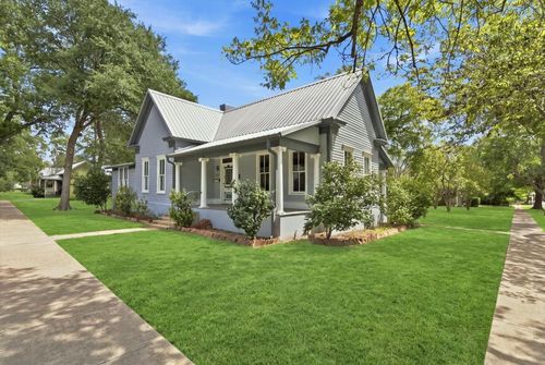 500 Ramona Street, Smithville, TX, 78957 | Card Image