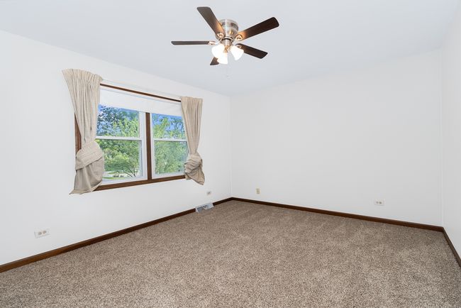 1280 W Bauer Rd, Home with 5 bedrooms, 3 bathrooms and 4 parking in Naperville IL | Image 12