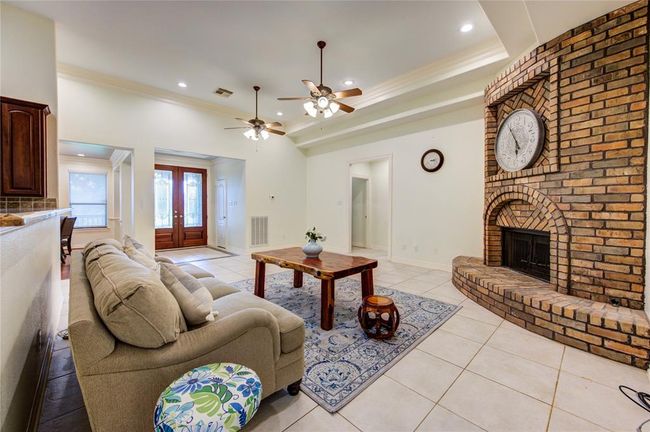 2418 Majestic Oaks Ct, House other with 5 bedrooms, 6 bathrooms and null parking in Rosharon TX | Image 16