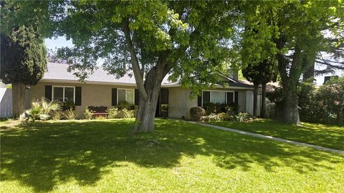 862 Palm Ave, Beaumont, CA, 92223-2322 | Card Image