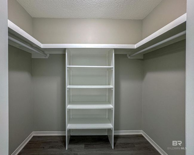 Walk In Closets | Image 16