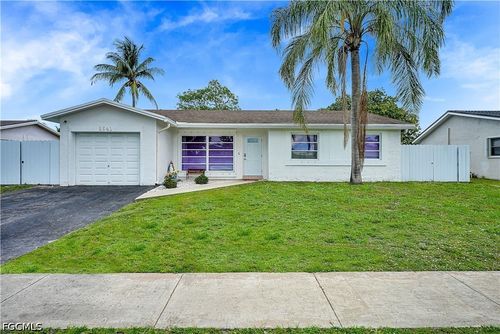 8641 Nw 8th St, Pembroke Pines, FL, 33024-6560 | Card Image