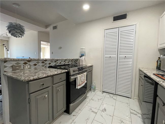 APT-402 - 520 S Chaparral St, Condo with 2 bedrooms, 2 bathrooms and 2 parking in Corpus Christi TX | Image 14