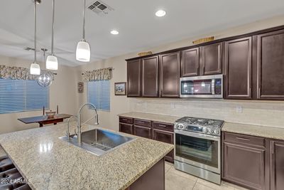 42177 W Baccarat Drive, House other with 3 bedrooms, 2 bathrooms and null parking in Maricopa AZ | Image 3