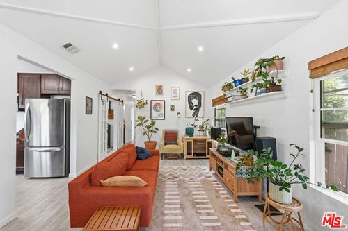 3830 W 59th St, Los Angeles, CA, 90003 | Card Image