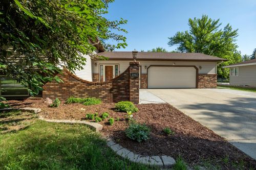 1907 25 1/2 Ave S, Fargo, ND, 58103-6631 | Card Image