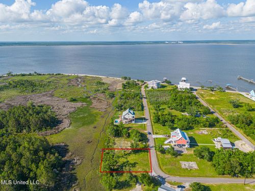 113 Pine Tree Rd, Bay Saint Louis, MS, 39520-2135 | Card Image