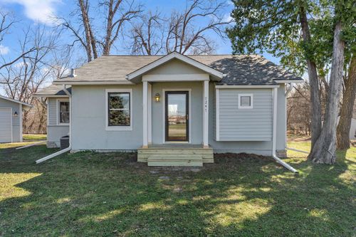 7247 Eden Prairie Rd, Eden Prairie, MN, 55346-3801 | Card Image